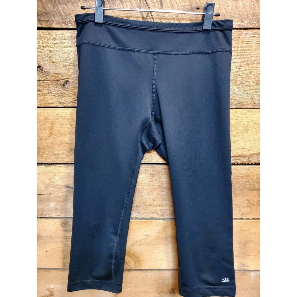 Lukka Black Athletic Capri Leggings